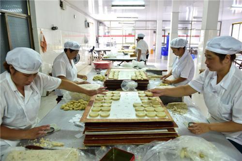 如果肚子里面有蛔虫,不吃蛔虫药,蛔虫会自己死掉吗 还是会一直在肚子里面